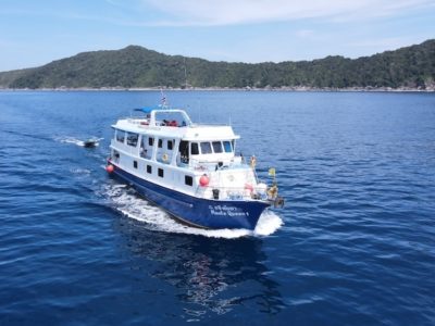 MV Manta Queen 1