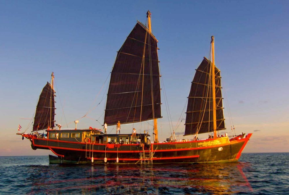 The junk Similan liveaboard