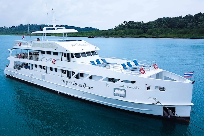 Deep Andaman Queen Similan liveaboard