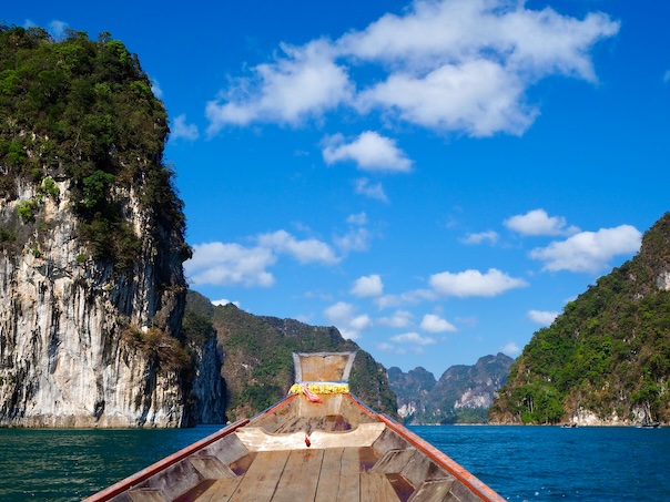 Longtail boat on Cheown Lan Lake